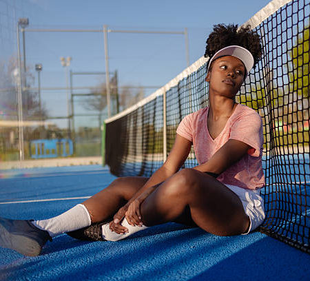 Comment adapter une rénovation court de tennis en bord de mer ?